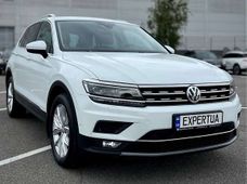 Продажа б/у Volkswagen Tiguan 2018 года - купить на Автобазаре