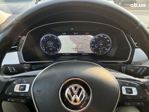 Volkswagen Passat Variant 2015 серебристый - фото 15