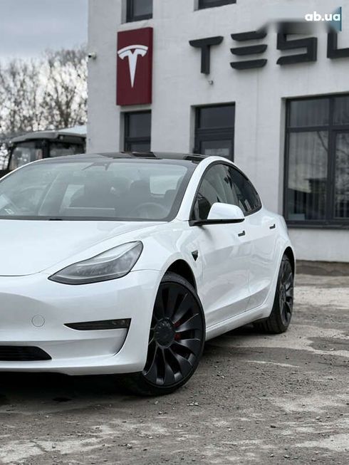 Tesla Model 3 2022 - фото 3