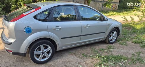 Ford Focus 2007 серебристый - фото 4