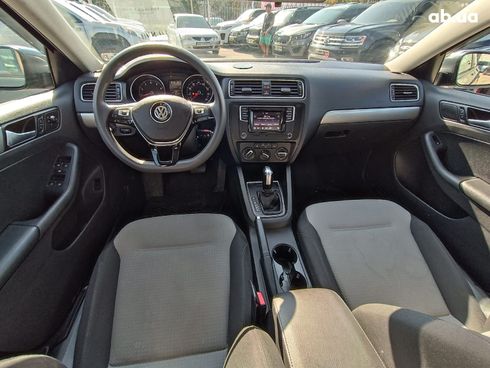 Volkswagen Jetta 2017 серый - фото 15