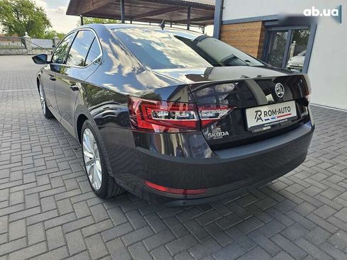 Skoda Superb 2016 - фото 8