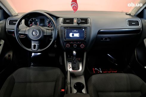 Volkswagen Jetta 2014 серебристый - фото 7