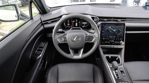 Lexus LBX 2023 - фото 9