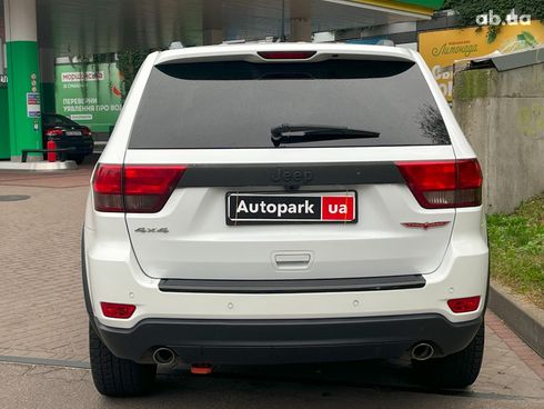 Jeep Grand Cherokee 2012 белый - фото 9