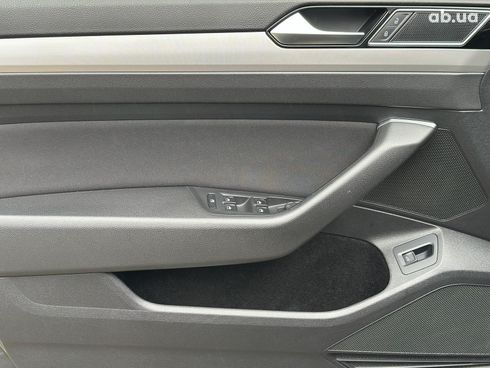 Volkswagen Passat 2015 серый - фото 23