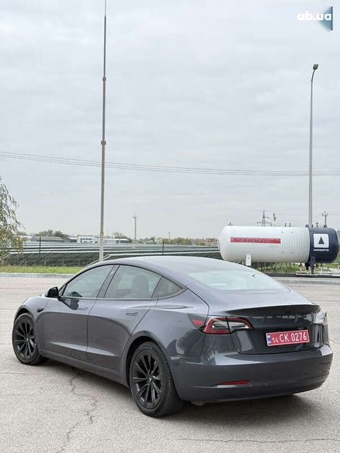 Tesla Model 3 2021 - фото 10