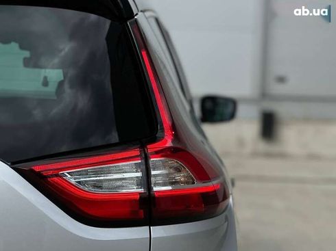 Renault Scenic 2018 - фото 11