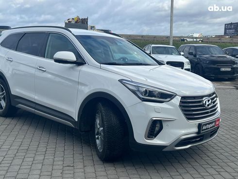 Hyundai Grand Santa Fe 2019 белый - фото 18
