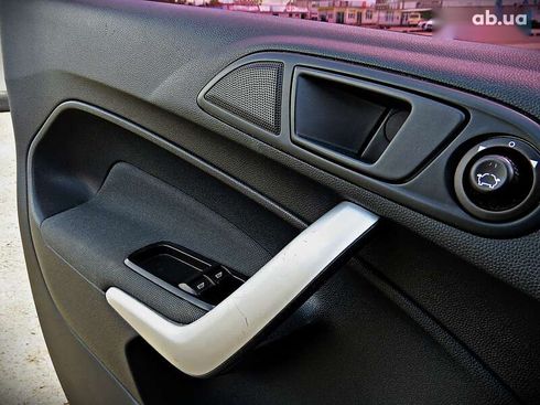 Ford Fiesta 2011 - фото 6