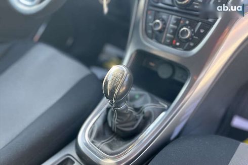 Opel Astra 2011 - фото 28