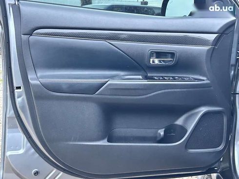 Mitsubishi Outlander 2020 - фото 11