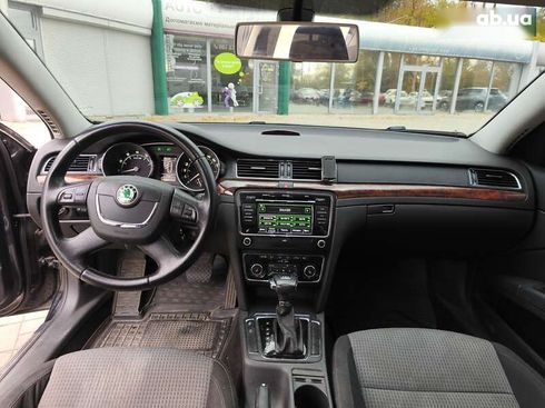 Skoda Superb 2011 - фото 12