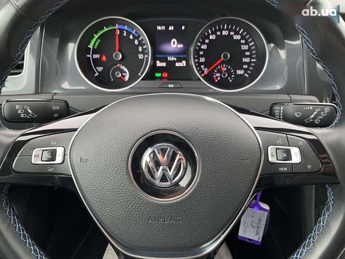 Volkswagen e-Golf 2020 - фото 17