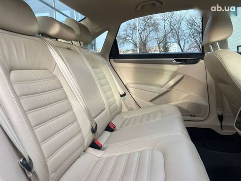 Volkswagen Passat 2017 - фото 24