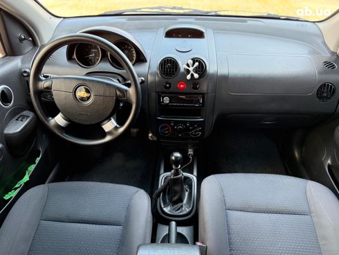 Chevrolet Aveo 2007 синий - фото 15