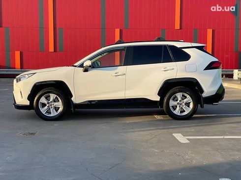 Toyota RAV4 2020 - фото 5