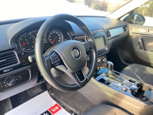 Volkswagen Touareg 2016 коричневый - фото 37