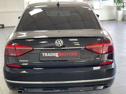 Volkswagen Passat 2017 - фото 11