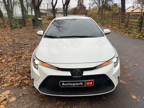 Toyota Corolla 2021 белый - фото 2