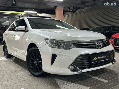 Toyota Camry 2015 - фото 9