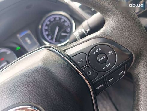 Toyota Camry 2019 - фото 19