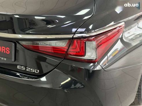 Lexus ES 2018 - фото 16