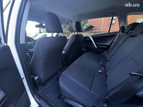Toyota RAV4 2017 - фото 4