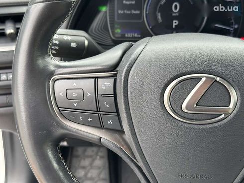 Lexus UX 2019 - фото 25