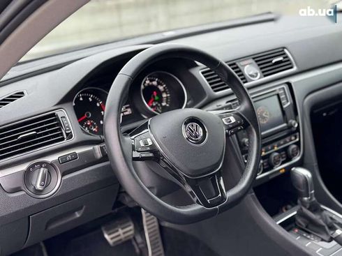 Volkswagen Passat 2017 - фото 18