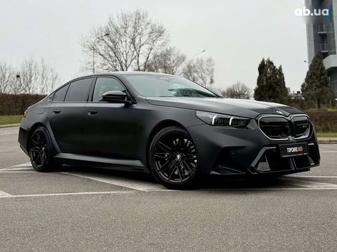 BMW M5 2024 - фото 22