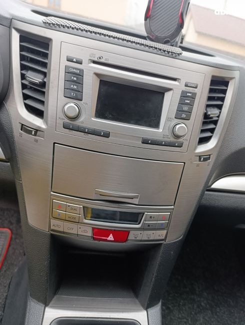 Subaru Legacy Wagon 2012 серебристый - фото 9