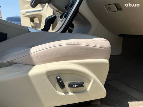 Volvo XC60 2012 серый - фото 44