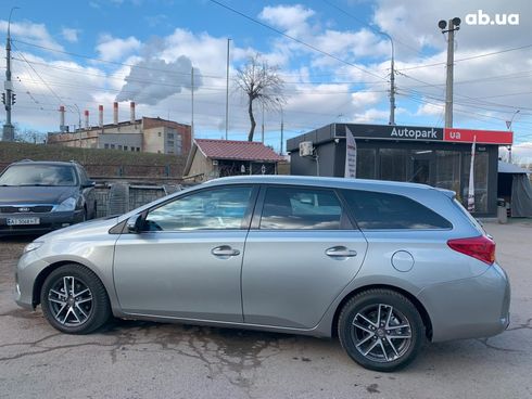 Toyota Auris 2014 серый - фото 8