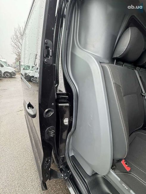 Renault Trafic 2018 - фото 16