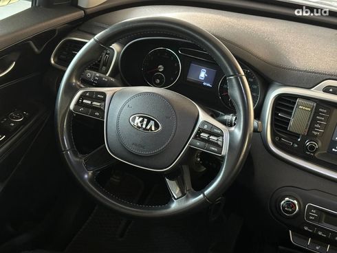 Kia Sorento 2019 серый - фото 23