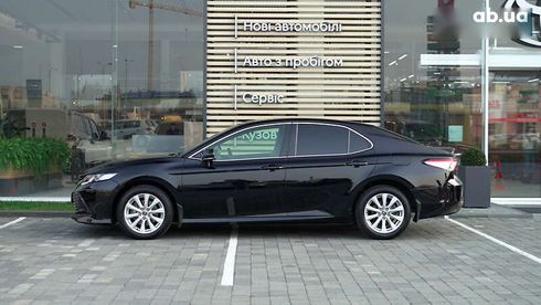 Toyota Camry 2019 - фото 2