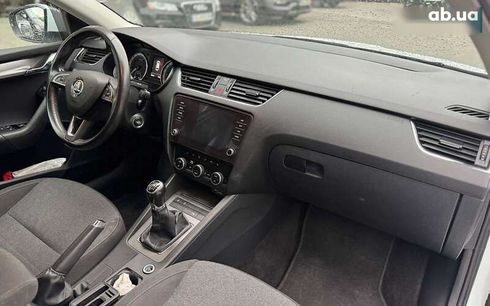 Skoda Octavia 2019 - фото 16