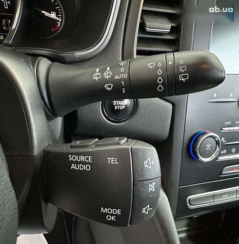 Renault Megane 2019 - фото 19