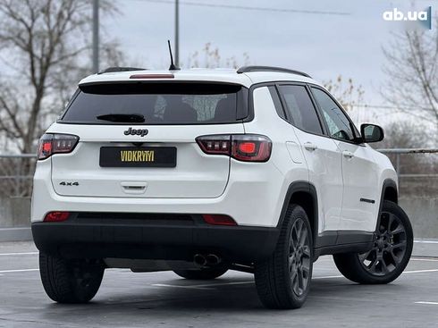 Jeep Compass 2021 - фото 22