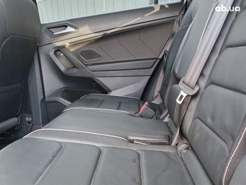 Volkswagen Tiguan 2021 синий - фото 38