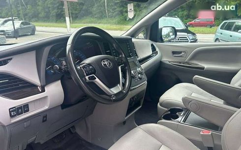 Toyota Sienna 2018 - фото 8