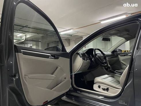Volkswagen Passat 2017 - фото 24