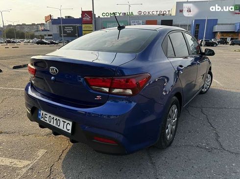 Kia Rio 2019 - фото 10