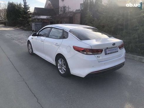 Kia K5 2017 - фото 6