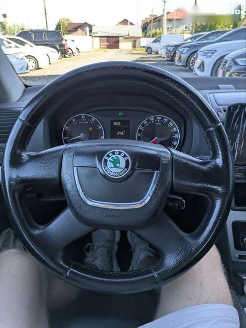 Skoda Octavia 2011 - фото 19