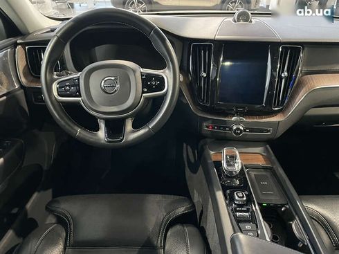 Volvo XC60 2019 - фото 22