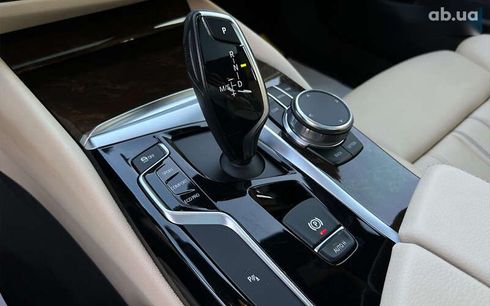 BMW 5 серия 2018 - фото 19