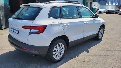 Skoda Karoq 2021 - фото 11