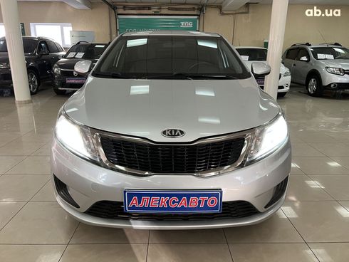 Kia Rio 2012 серебристый - фото 12